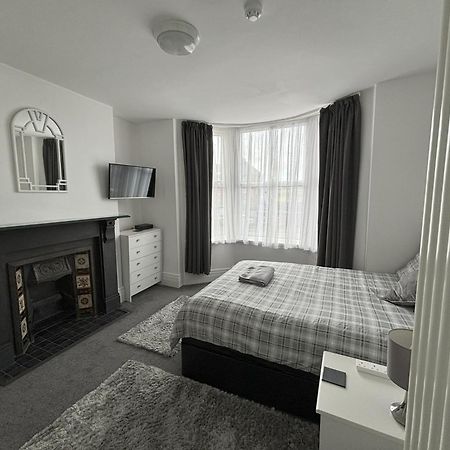 Copperfield Homestay Cardiff Eksteriør bilde
